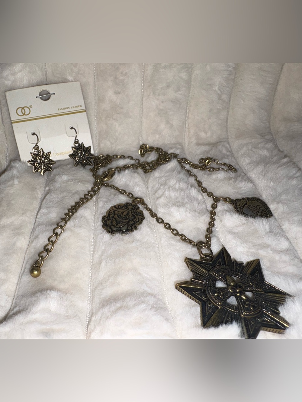 Gold-Tone Star Pendant Necklace and Earrings Set